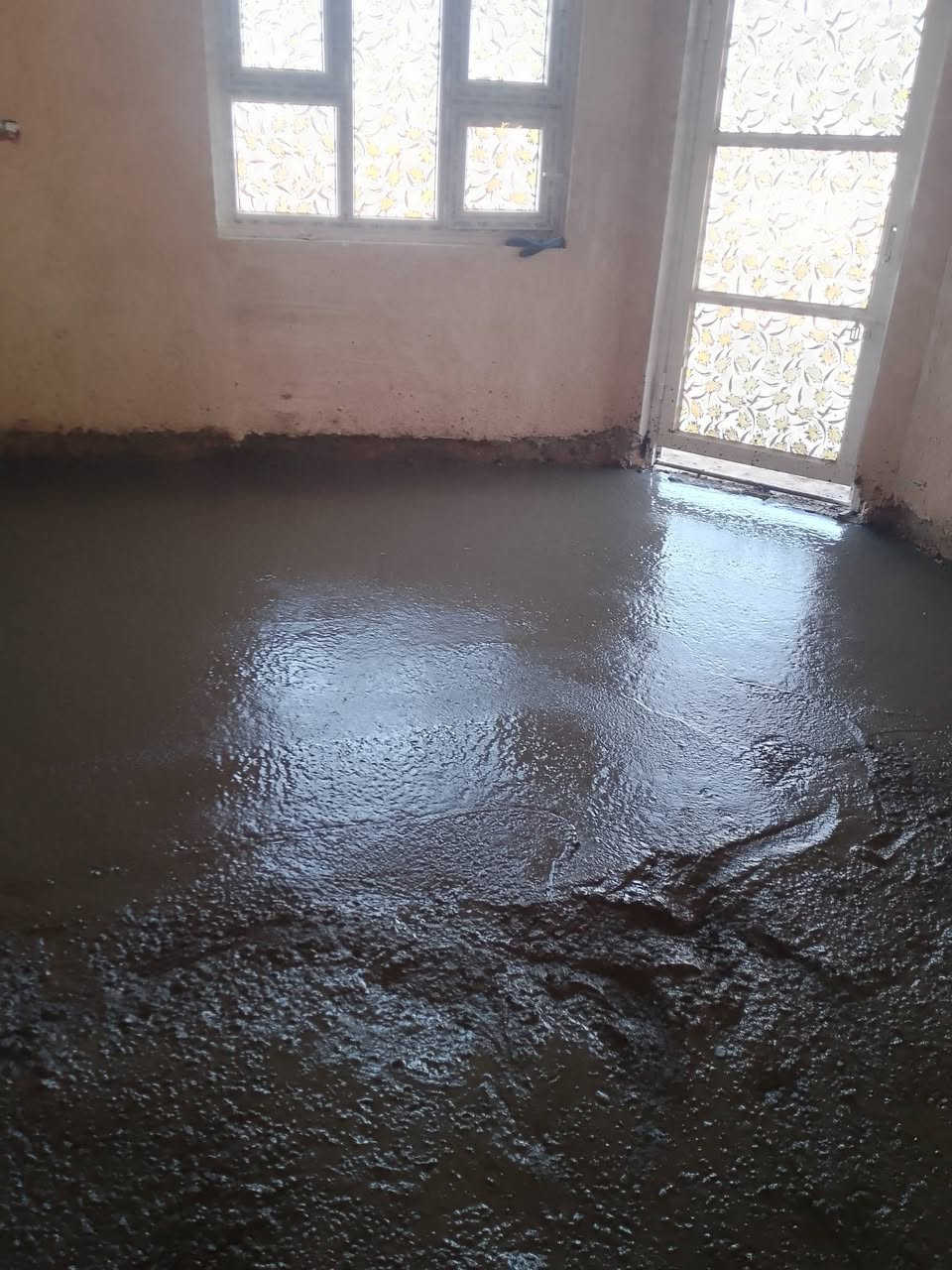 السلام عليكم صب ارضيات خباطه درجه اولى والتزام بالموعد وهذا رقمي كافه محافظات العراق في الحله صب ☎️ واتساب سبيس وحدل وتنظيف ***********
