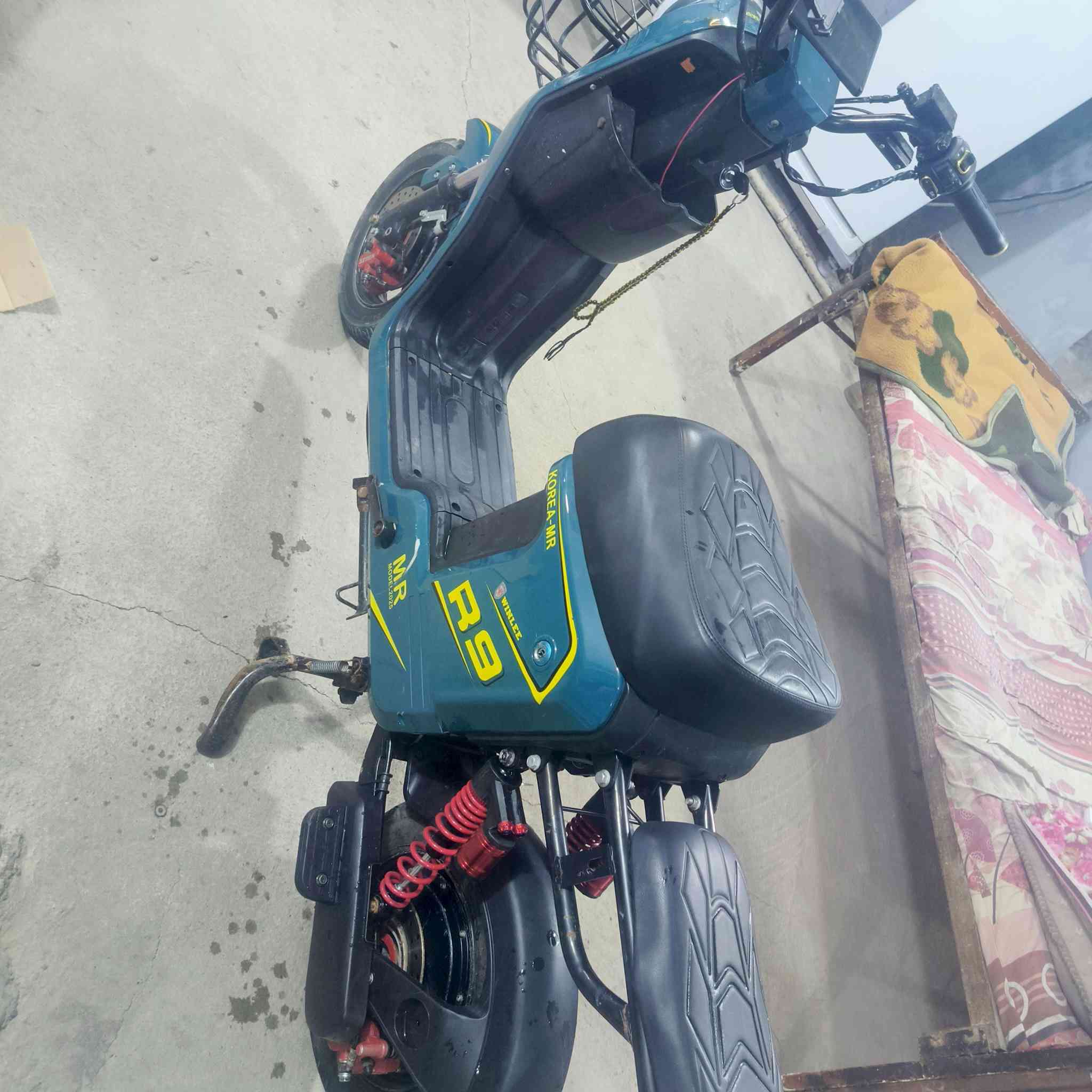 سلام عليكم دراجة شحن R9 موديل 2025 فول كاملة من كل ملحقات جاهزة مابيهة اي نقوصات سعرها 450 بيهه مجال لشراي يراسلني وتساب ***********
