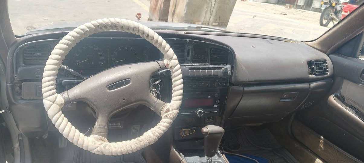 مارك كربلائي ٩٢ سنوية لغاية ٣٠
رقم بغداد انكليزي 
مكفول كص ونقل وعيب شرعي وضربه ماعدى ضربه بسيطه بالجاملغ الخلفي فقط
محرك ونجي الكير والمحرك مكفولات
حدادية جديده تخم تاير جديد
كهربائيات شغاله
السعر ٣٩ مجال كلش قليل 
ناصرية مركز
*********** ناصرية, ذي قار
