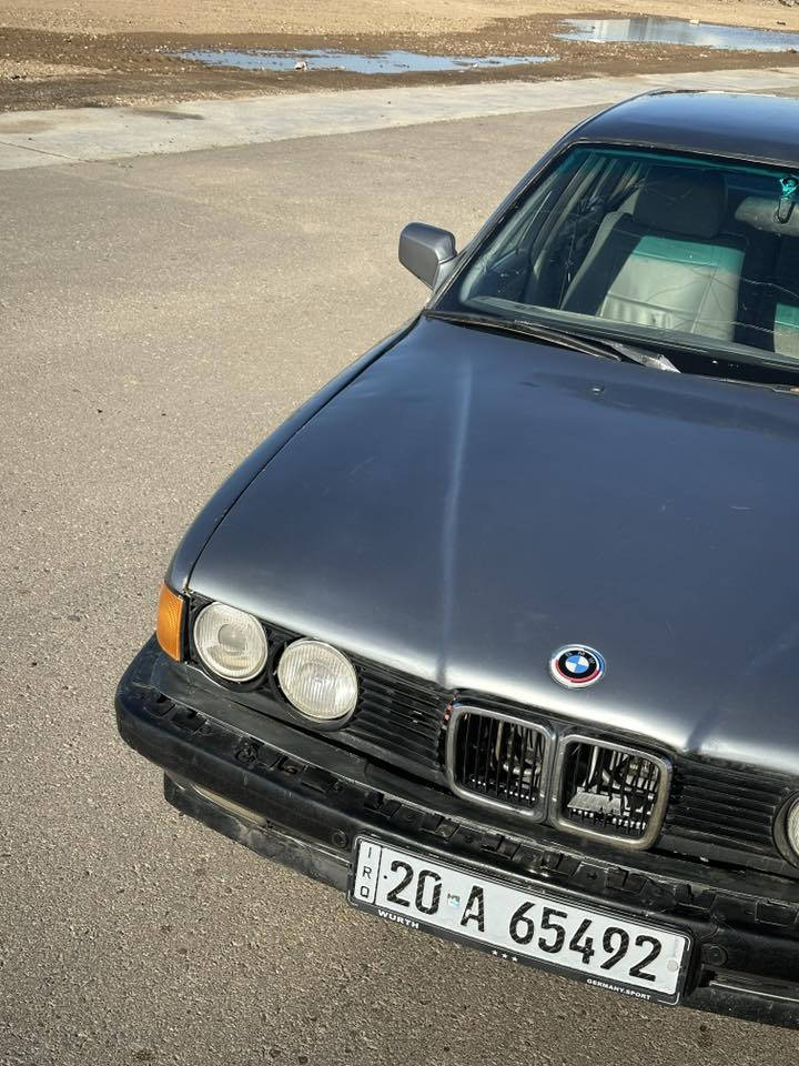 السلام عليكم
بيأم دبليو 730 ثمانية سلندر مسكر رقم ديالى 
السيارة موديل 1994 مصبوغة بالجديد كير محرك جديدات كشنات مدوشمة صدرها نضيف السيارة بيها ملاحضات يرادلها ترتيب السعر 38 وبيها مجال 
بغداد الدورة 
حمزة: ***********
