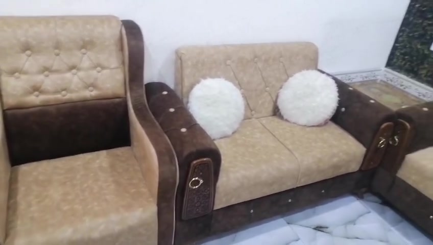 مرحبا..
عندي هذا التخم للبيع شغله تزكام درجه اولى 
اخذته ب٥٥٠ الف قبل فتره قليل جدا للاستقبال رايدته ب٥٠٠ الف امانه الله جديد ونظيف جدا سبب البيع التخم جبير والمكان صغير وماخذ المساحه كله والي يجي راح يشوف المكان شلون مملي بالتخم.. حتى يكون الكلام صادق بالمنشور
 التخم.....
يتكون من قنفات كبار عدد ٢
وقنفه وسط عدد ١ 
وكراسي عدد ٢ 
الخشب تركي درجه اولى وعلى الفحص 
خشب المقاعد بلوك درجى اولى شرط يتحمل اوزان ثقليه جدا وتجون وتشوفون كبالكم 
العنوان الديوانية حي النسيج قرب متوسطه الرازي 
التواصل على الخاص


**إذا كنت صاحب هذا الإعلان وتريد حذفه لأي سبب، رجاءا أرسل رسالة إلى الدعم الفني**