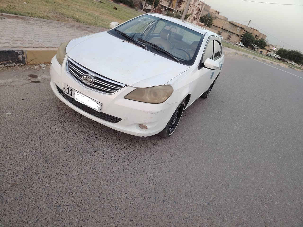 بي واي دي موديل 2013
كير عادي رقم بغداد رقم انكليزي جديد 
مكينه بلادي هوندا ياباني... 
كله نضيف كير مكينه حدادية تبريد تخم تايرات نضافة 100٪
مكان السيارة بكربلاء.. 
السعر 46 
للاتصال ***********
