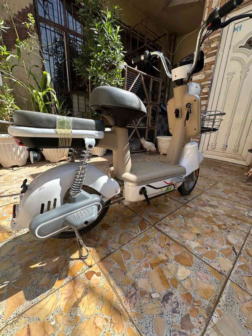 دراجه شحن البيع مديل 2026/4/24 بغداد منطقة الولدايه قرب حي البتول  السعر 325.       رقم الهاتف        ***********
