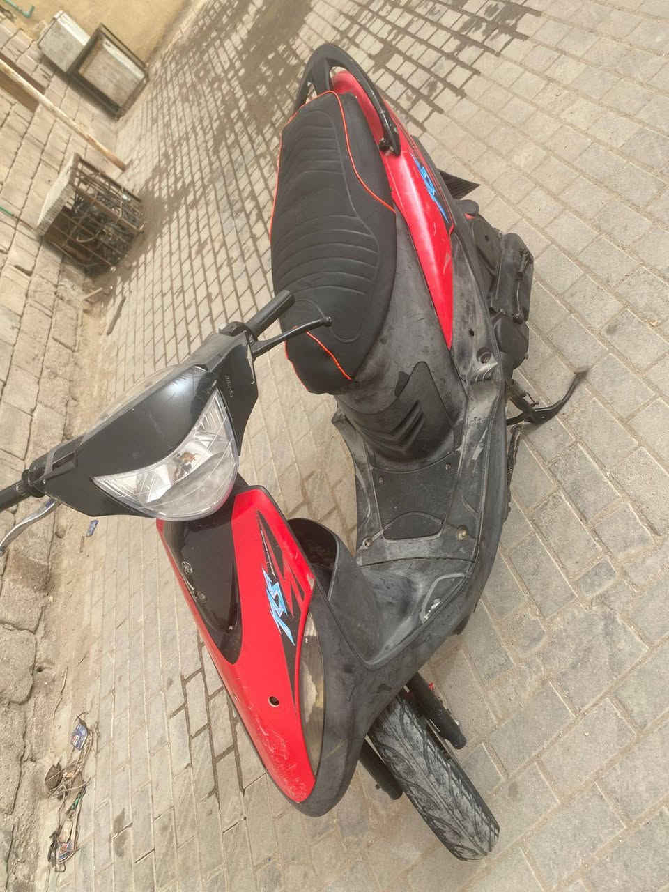 السلام عليكم
مااكس عدله ياباني 120 
دراجه مكفوله محرك  بلادي شرط الفحص 
دراجه فوول ملاح كفرات بلادي ختم واحد 
شلعه ومعدل  110 فوول متنكض
كلشي شغال سلف  هندر اشاير  كلوبات سكنات  عينه لونين   كلشي عل بلاد  

احلا من صور بالف مره 
سعر   750. وبيهه مجال قليل 
شراي يتصل
مكاني بصره 
 
***********
