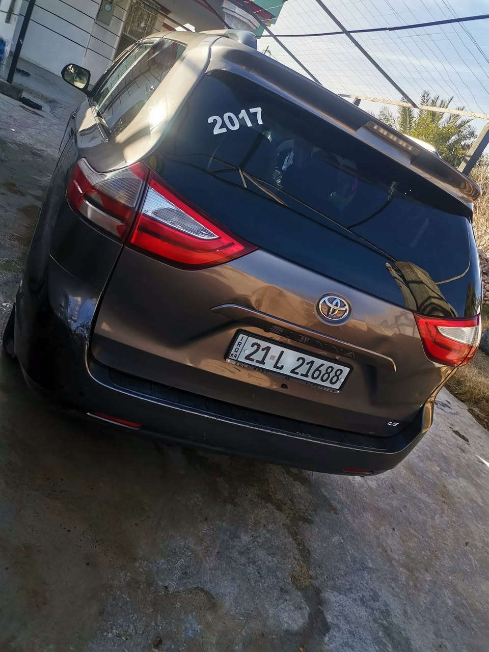 سيارة سينا موديل 2017 
محرك 6 سلندر
8 راكب
محرك وكير كفالة
تبريد كهربائيات جاهزة
بوب كهربائي
ماشية ٣٢٠ 
رقم شمالي 
حادثها جوملغ جهت سكن وراس بونيد وبيها
باب الي ورا ساىق شوي صبغ فقط صور سونار مرفقه
سعر ١٦٠ وبيها مجال
سياره مابيها لو ربع مصرف
بيها اداما نوزلات وفيت بم وبلكات تبديل دهن ودسكات كله جديد 
*********** بي وتساب
