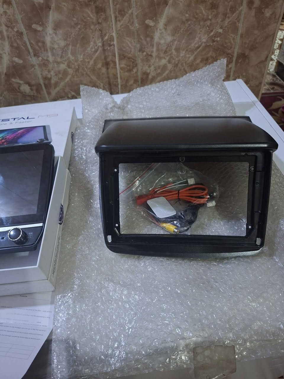 شاشة اندريود ترهم لجميع السيارات الذاكرة الداخلية ٢ ك والخارجية ٣٢ كبكة بس هي ٦٤ علمود الكمرك كاتبين هذا الشيء على حجي ابو المحل أخذته والله ١٥٠ الف بس اشتريت سيارة بيه شاشه ابلادية  لا أكثر ولا اقل الله شاهد.ديالى *********** .... بلاد, صلاح الدين
