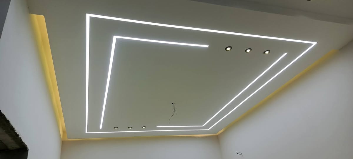 🎨 جدد بيتك بلمسة احترافية! 🏡
لأن بيتك يعكس ذوقك، لا ترضى إلا بالأفضل! نقدم لك خدمات متكاملة في عالم الديكور والأصباغ:
تشطيبات داخلية راقية تناسب المجالس، الصالات، وغرف النوم.
واجهات خارجية مودرن تلفت الأنظار وتتحمل أجواء الطقس.
أصباغ حائط بألوان وتأثيرات تمنح منزلك الفخامة والاتساع.
🔥 لفترة محدودة: معاينة مجانية واستشارات لاختيار الألوان والديكور المناسب لمساحة بيتك!
📞 تواصل معنا اليوم ولا تتردد: [***********
💬 أو أرسل لنا رسالة مباشرة عبر الصفحة.
