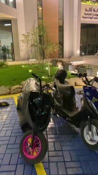 ماكس • زرقه • نضيفة