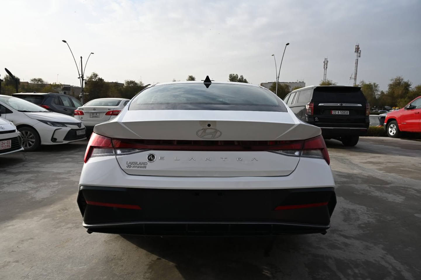 HYUNDAI ELANTRA SEL 2024
النترا 2024 

وارد أمريكي بدون إيرباك ✅️
⚙️محرك 4 سلندر 2,0L 

فول مواصفات SEL 
شاشة تدعم Apple CarPlay, Android auto 

▫️تبريد قطعتين
▫️فرملة طوارئ 
▫️نظام تحذير من التصادم 
▫️نقاط عمياء
▫️كاميرا خلفية

السعر 15,500$ 

ماشية 25 ألف 
مكان السيارة أربيل شارع١٠٠ 
ـــــــــــــــــــــــــــــــــــــــــــــــــ
للإستفسار 
*********** إتصال أو واتساب

 #ألنترا #للبيع

فول
