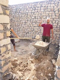 كادر عمل جاهز تصعيد مواد +تنضيف بيوت حدائق+ تفليش+ دفن نهري +نقل اثاث/...