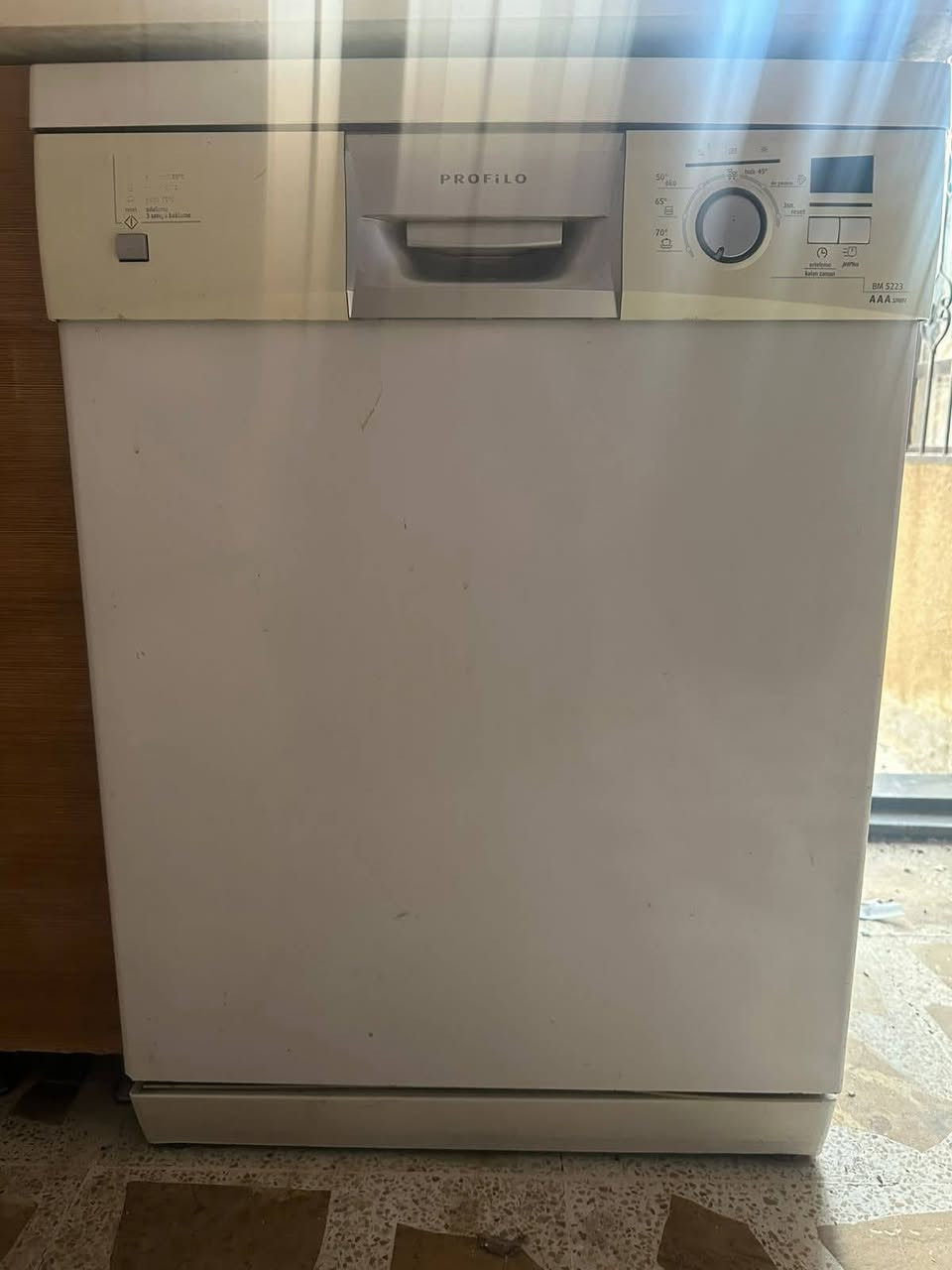 شغال كل عيب مابي بس من تحولنا الباب ماينفتح لهاذا ابيعه ٥٠الف بي مجال ***********وتساب
