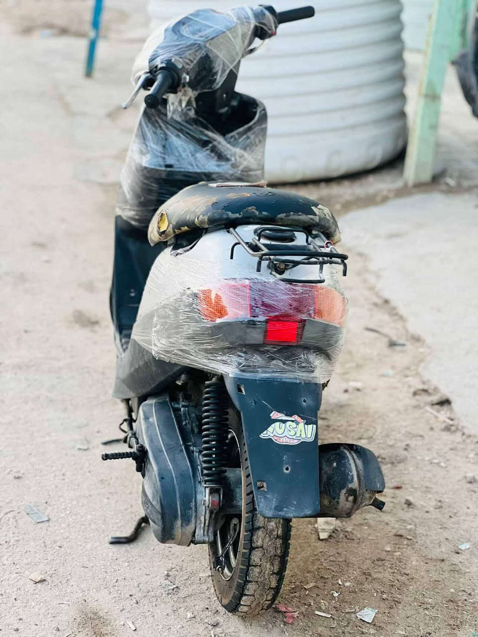 سلام عليكم دراجه بطه للبيع دراجه نضيفه كلش شاصي مكفول صوت بلكير مابيها كفراتها اصليه تايرات نضيفه كهربائيات شغاله اي نقص مابيها قرب مستشفى الكفيل بلعافيه عليه ياخذها مفتوحه مره وحده شلعتها حلوه عايزها بس باتري حته سلف تشتغل كربلاء سعر 375 بيه مجال بصيط شراي الاستفسار *********** واني بخدمتكم
