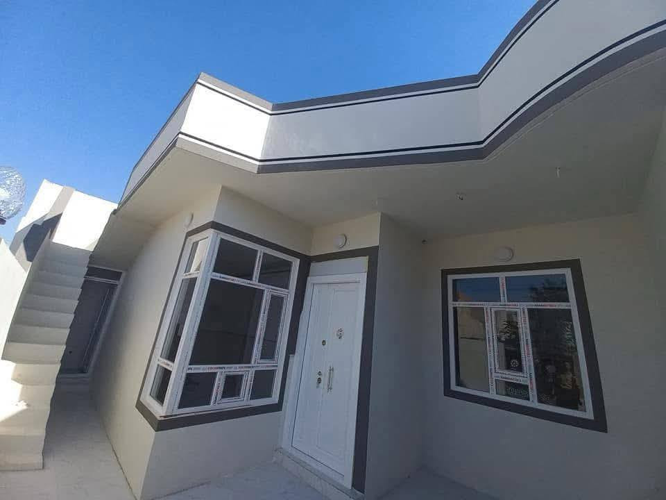 سلام علیکم   نرخی هەرزانو نزیک هەمووخزمەت گوزاریەک

#خانووی_مۆدێرن بۆ فرۆشتن ⛪💒
ناونیشان 📍 قەزای ڕزگاری (سموود) 

◼️ گەڕەکی گەرمیان 🌆🌃
◼️ خوار جادەی حەوت هەزار 🛣️🌃
◼️ ریگەپیدانەو رووی لە خۆری ئیوارەیە  🖼️🌄
◼️ ڕووبەری 10 بە 10 = 100 مەترە 📏
◼️ کامل ژوورەکانی مەغریبیەو دەکتی بۆ کراوە
◼️ فوول مۆدێرن سەردەمیانە کراوە 
◼️ نرخەکەشی زۆر گونجاوە✅✅

🔴 ژوورەکانی ئەم خانووە پێکهاتووە لە ⬇️

🔶 میوان 🪑🚪
🔶 مساعد مطبخ 🍽️🫖
🔶 هۆڵێک 🖼️
🔶 یەک ژووری نوستن 🛋️🛏️
🔶 ڕۆشنایی 🪟
🔶 مشتەمەلات 🛁🚿

بۆ زانینی نرخ 💵پەیوەندی بکەن بەم ژمارانەوە 📲📞📳

***********

دەتوانن سەردانی
#نوسینگەی_ئازاد_لە_سموود بکەن 

ناونیشانی نوسینگە ◀️ ڕزگاری جادەی نێو بازاڕ 🛣️
🔴 سەرووی شارەوانی سموود. 🌆🏣
🔴 تەنیشت شیرینی خانەی زانا🍹🏢

ئێوەی بەڕێزیش هەر موڵکێکتان هەبوو بۆ فرۆشتن یان ویستان بیکڕن دەتوانن ڕەسم و زانیارییەکانتان بنێرن بۆ ژمارە ڤایبەری 📳✅ ***********
