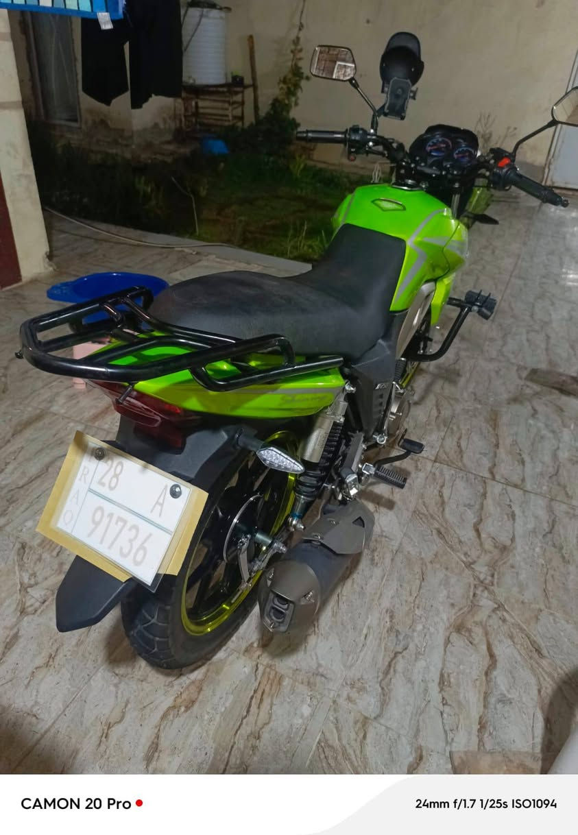 شاينك موديل 2023
مطلعها 2025/5/10
محرك 250 cc
كير لعاب 6 نمر 
كلشي على البلاد ما فتوحه 
مرقم النجف الاشرف 
لوحات موجود واسنويه ابسمي مداور ابنفس الساعه 
المكان النجف الاشرف حي الجمعيه 
رقم ***********
