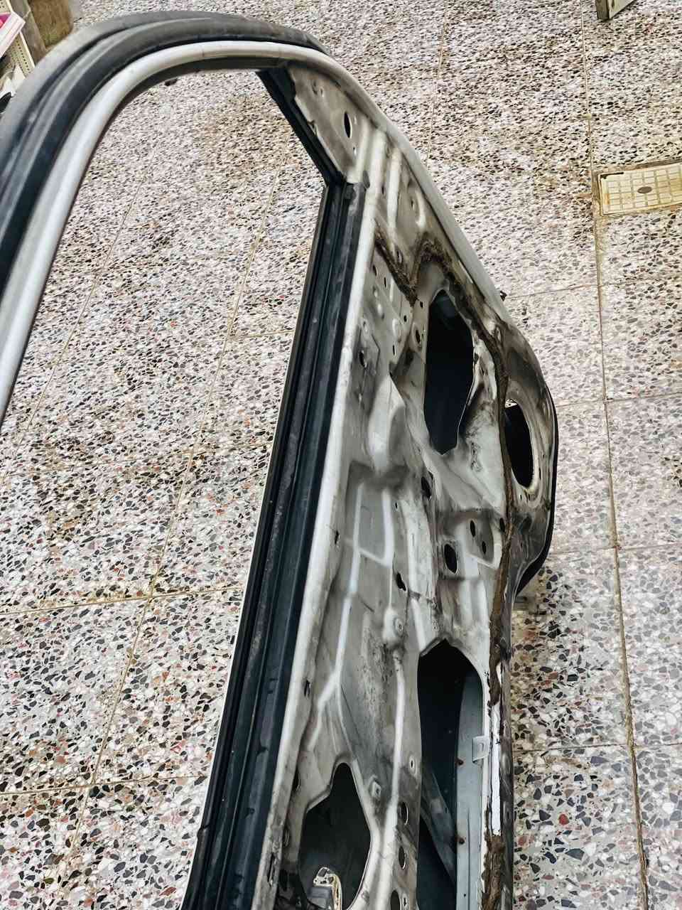 سلام عليكم باب نيسان عاليه صفحه السايق مضروب  يتعدل عل بارد  السعر 100الف وبي مجال الطيبين المكان بغداد المعامل الحسينه التواصل واتساب ***********
