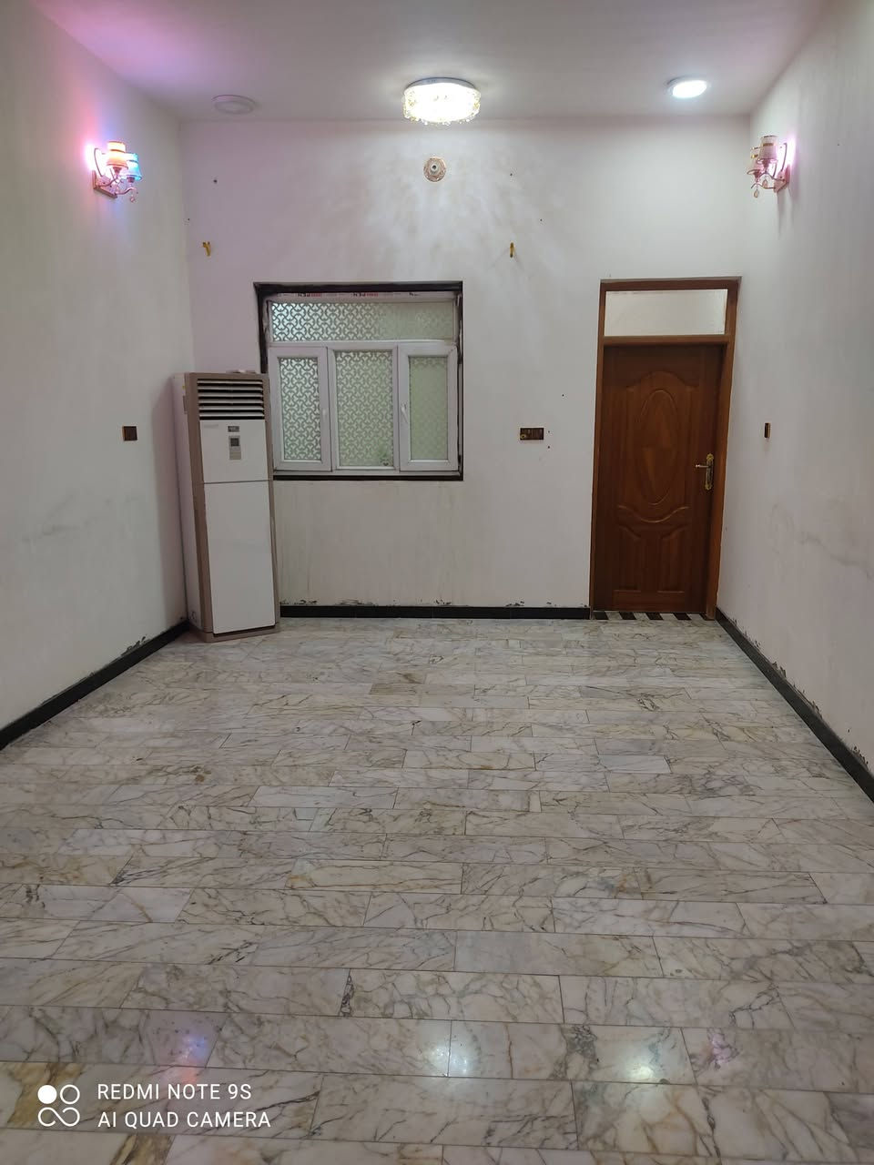 بيت للايجار 
عنوان طريق يا حسين مقابل مرطبات ازبري 
3 بيت عن طريق ياحسين 
مساحه 200 متر 
يتكون من كراج سياره 2 غرف صاله استقبال مطبخ صحيات 
الاستفسار الاتصال على 
*********** 
احمد السعيدي 
اذا تريد عقارك ينباع تواصل معنا خاص
