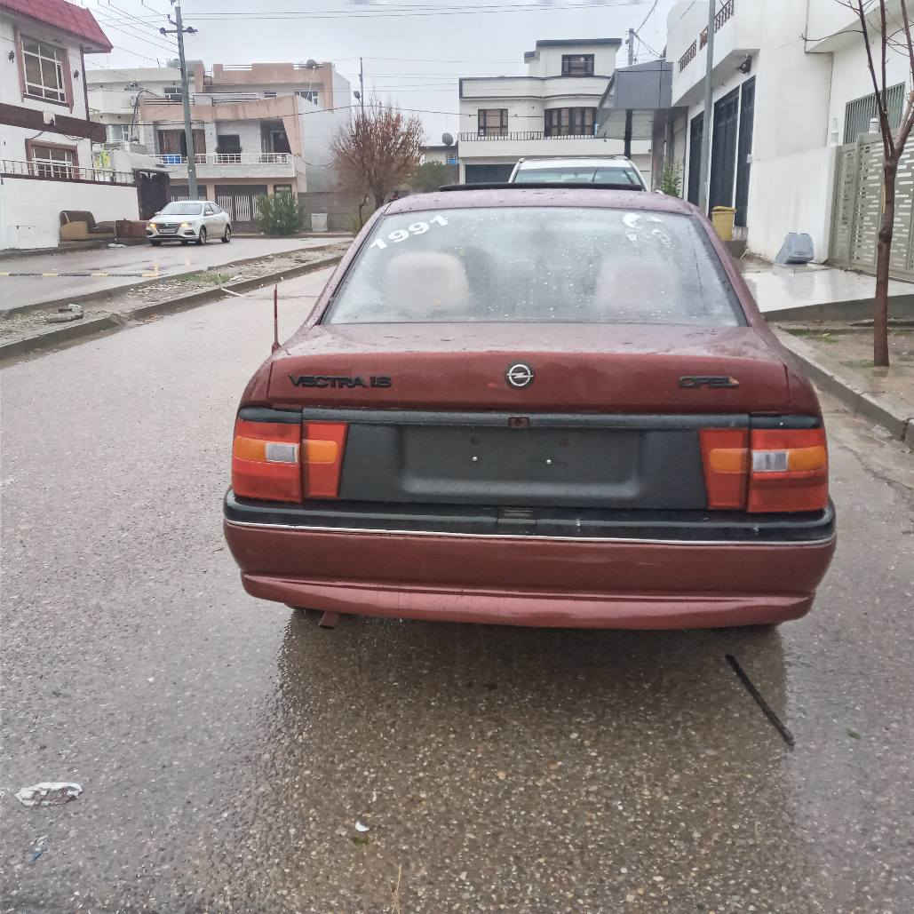 ئۆپڵ ڤیترا مەکینە۱۸ مۆدیل ۹۱ ڕەقەم سلێمانی سڵاید چوار کەلە قوفڵ مەرکەزی بێ تەقەو ڕەقە 
بێ دەعام بێ خایس چوار تایەی لۆک پاوەر سیدی گێڕو مەکینە بەشەرت خەرامە تەحویل بڕاوە بەشەرت ژ.م ***********  ژ..م  *********** سعر ٤۲ گەڵا کەمێک مەعمەلە شوێن چەمچەماڵ السليمانية, العراق
