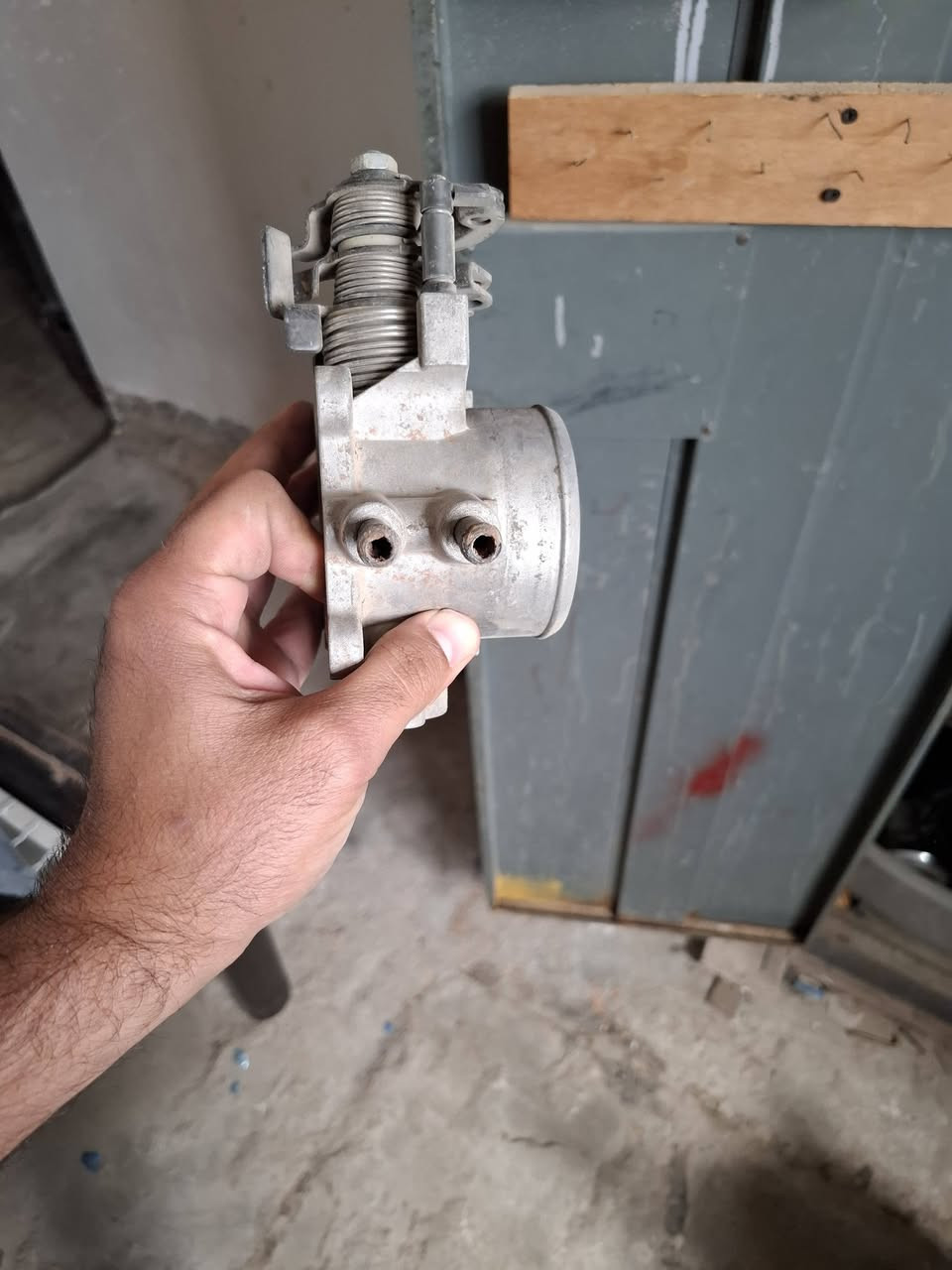 زوج مازدات مستعمل مال النترا ٢٠٠٩ واطار مسجل اصلي وراديو وسيدي بلوتوث ويو اس بي نضيف جدا نضافته ٩٠% وثلاجه جويتر نضيفه كلش وكامره اماميه تكعد بلعلامه جديده مامستعمله كلهن ب ٧٥ الف مكاني البياع***********
