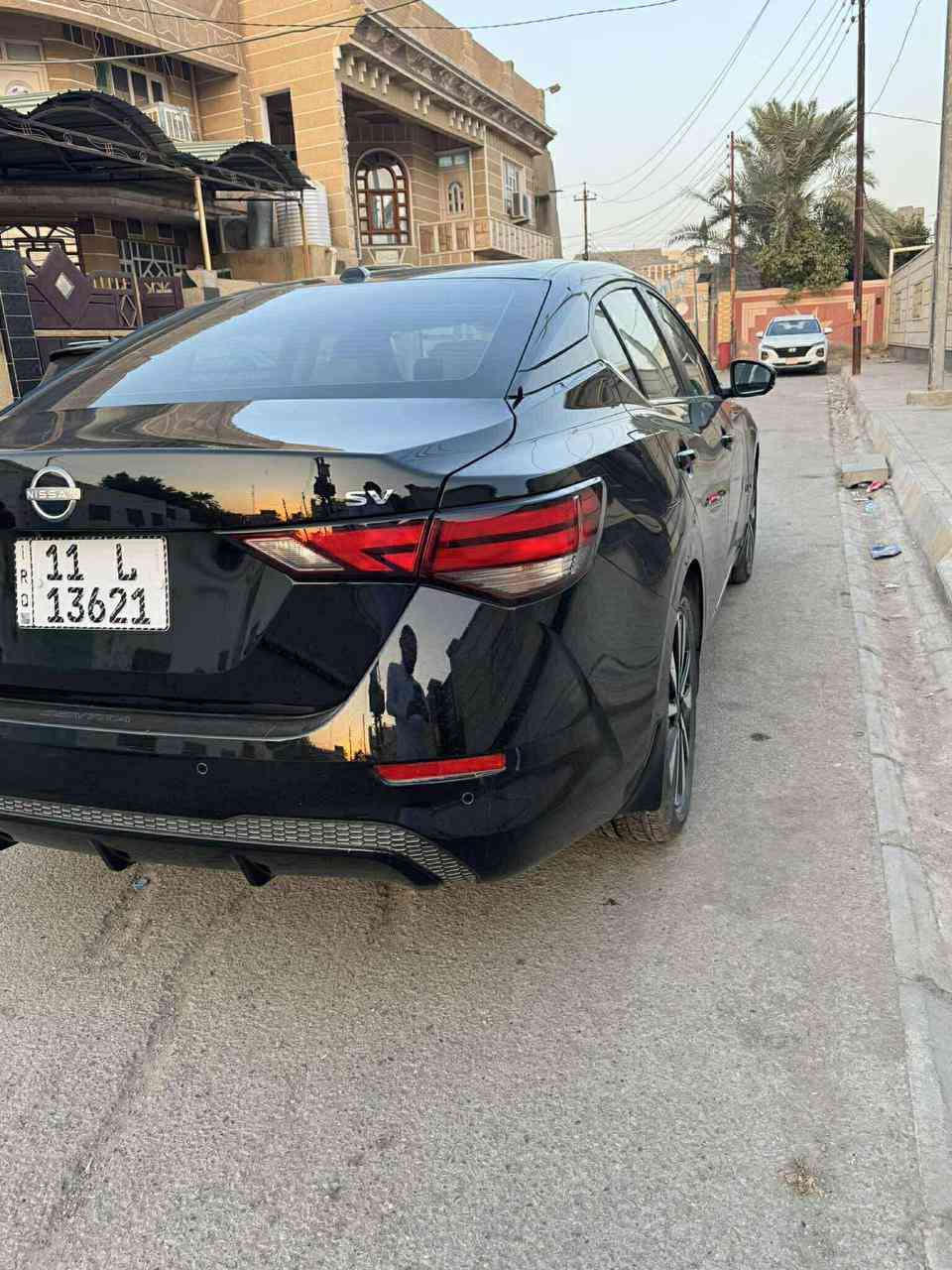 نيسان سنترا للبيع
موديل ٢٠٢٤ 
ماشيه 14 الف 
فتحة سقف 
كشنات جلد لون عسلي 
كشن كهرباء 
تدفئة كشنات + ستيرن 
رادار امامي وخلفي + حساسات 
كامرة ٣٦٠ من كل الجوانب 
رقم بغداد بأسمي 
ضرر السيارة تقرير بدون اي مسج تحذير 
شغالة وتمشي من امريكا 
السيارة جديده جدآ بدون اي مصروف 
للاستفسار *********** 
مكان السيارة ديالى / بعقوبه مكلف
