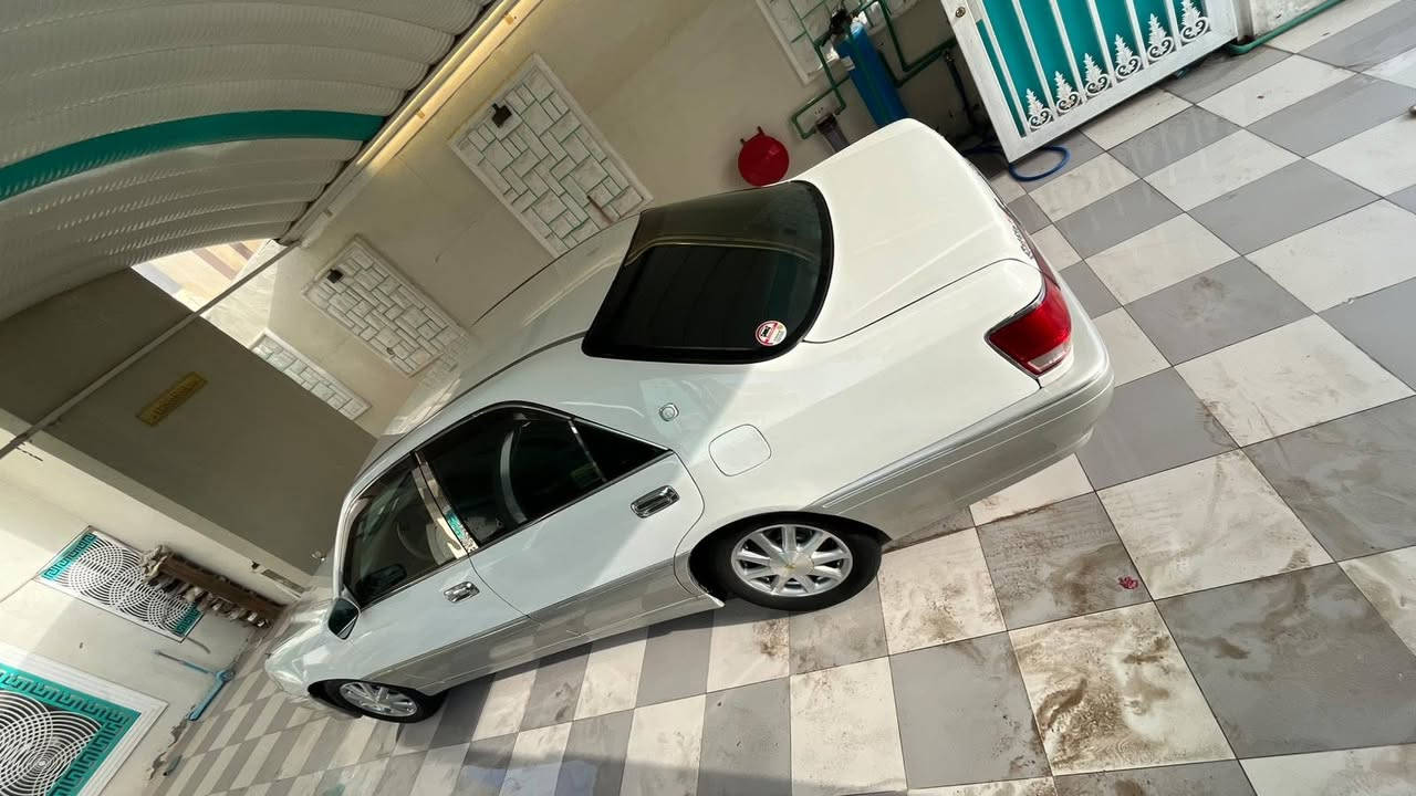 ملكه موديل 2000 رقم نجف انكليزي 
سيارة كفالة من الكص ونقل الجثه وصولياتها كلها كامله 
المحرك ديفور الجبير 
السعر 120 مع المجال 
للأستفسار *********** او على الخاص النجف, العراق
