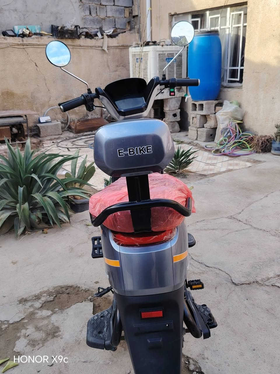 دراجه شحن مويل 2026فول كامل مواصفات السعر450وبيهه مجال حك الجيه العنوان الحصوه ابوغريب منطقه 8000شارع الخدمي *********** بي واتساب هم
