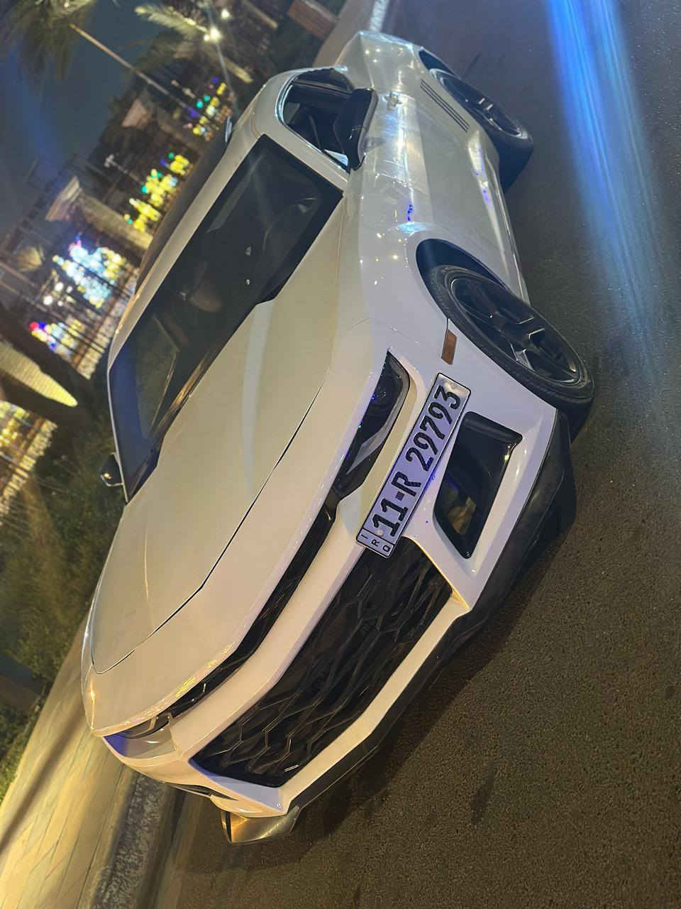 سلام عليكم
بيع بدون مراوس
بجم ١٨ 

السياره كلش نظيفه 
موديل 2013
محرك 6 سلندر 
لون أبيض
فتحه سقف 
كراسي كهرباء
تحكمات ستيرن 
شاشه اعطال + شاشه جدتتل
تبريد ثلج 
صدر امامي خلفي نظيف 
سستم صوت 
شفتات سرعه 
شاشه مع كامره
ويل ٢٠
بجم زنون 
السياره كلش مميزه ونظيفه  
مكان السياره بغداد الزعفرانيه

سعر السياره 87 ورقه وبيه مجال 

***********
