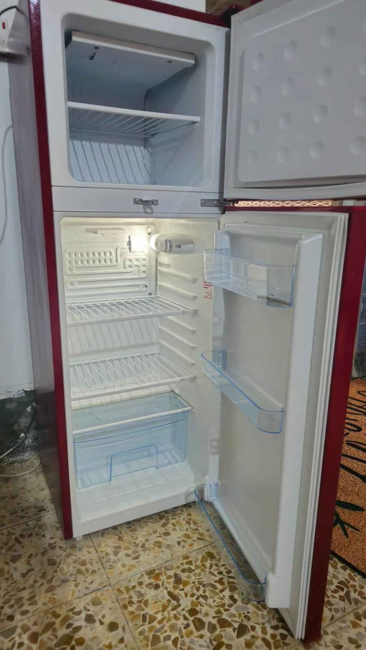 ثلاجة جديدة طك الكارتون 
اخوان جديدة قبل فترة جبتة كل عطل ما بية
نظافة 100٪
عنواني الديوانية 
التواصل ***********و مراسلة الصفحة
سعرة 125 الف وبية مجال حق الكروة ديوانية, القادسية
