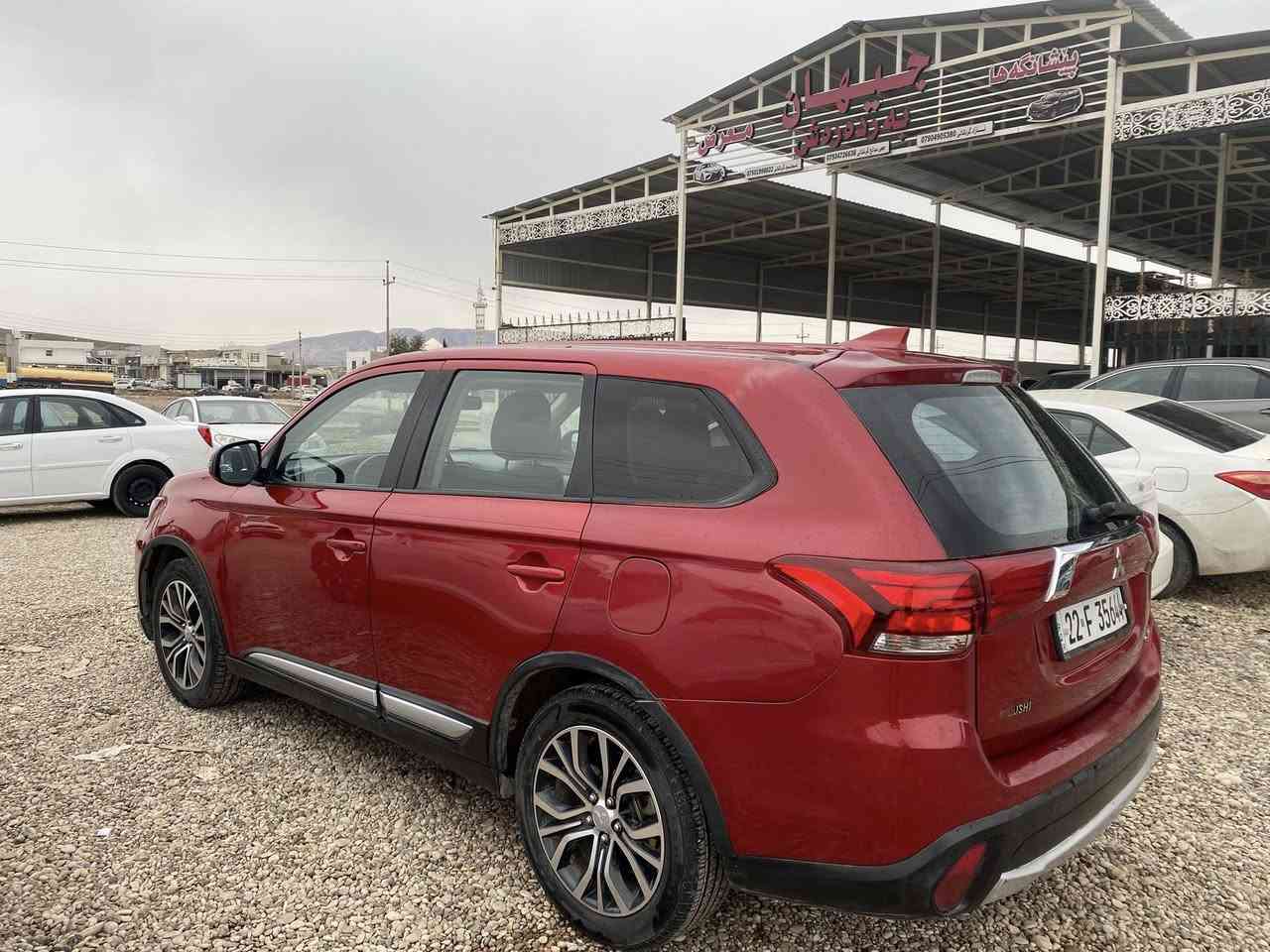 ميتسوبوشي أوتلاندر ٢٠١٧

المواصفات Se: ٧ راكب/بصمة تشغيل/بصمة أبواب/
ويل كروم/ كشن هيرت/اشاير بالمرايه/ شاشه و كامره/
تحكمات ستيرن / حساسات / لايتات و بكلايتات ليد/
 لايتات زينون/ نضام ايكو/ …. بعد بي هوايه مواصفات.

محرك ٢٤ دوش و مامفتوح….محرك و كيرها بشرط 
طخم طايرات و حداديه جديده 
رقم اربيل دولي/ التحويل ثاني يوم…
السياره ماشيه ١٣٧ الف 
السياره حلوه مثل لي الصوره بدون شخوط.
تبريدها ثلج و تدفئة شغاله 
العنوان: دهوك: قصاء بردرش 
عليه ٣ ورقه و نص غرامه تنكص من السعر 
سعرها ١٣٥ ورقه أو بي مجال 

*********** 📞☎️ بي واتساب  ***********
