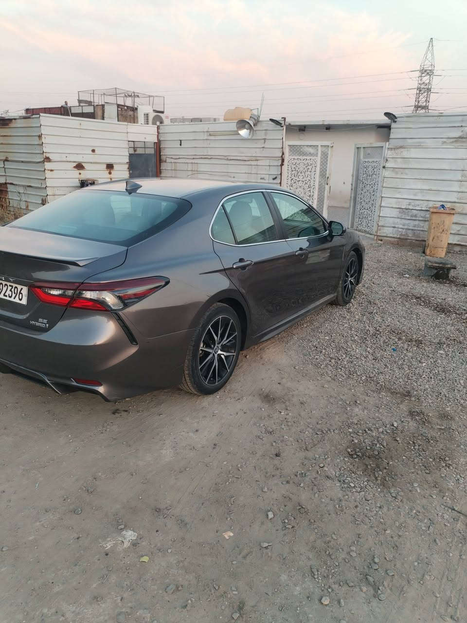 كامري 2023 للبيع موجود السونر مالها المكان بغداد الشعب اتصل على الرقم *********** السعر 190 بيها مجال قليل
