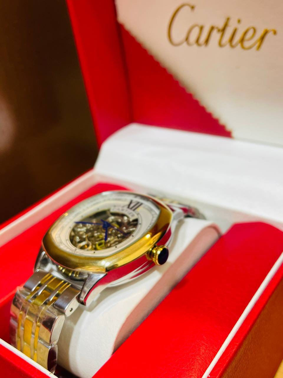 مزاد ينتهي بـ 12 يبدأ من 25 ألف الي يدفع بيها اعلى سعر من ينتهي الوكت بركة و بالعافية 🤍
ساعة ماركة Cartier - كارتير ✅
( قطعة من امزون) 
- مكينة اوتماتيك تكويك 
- مخزون طاقة 30 ساعة 
- هيكل وسير  ستانلس ستيل 
 - مقاومة للماء
- قياس 44mm 
- قفل فراشة 
- وزن ثقيل


**إذا كنت صاحب هذا الإعلان وتريد حذفه لأي سبب، رجاءا أرسل رسالة إلى الدعم الفني**