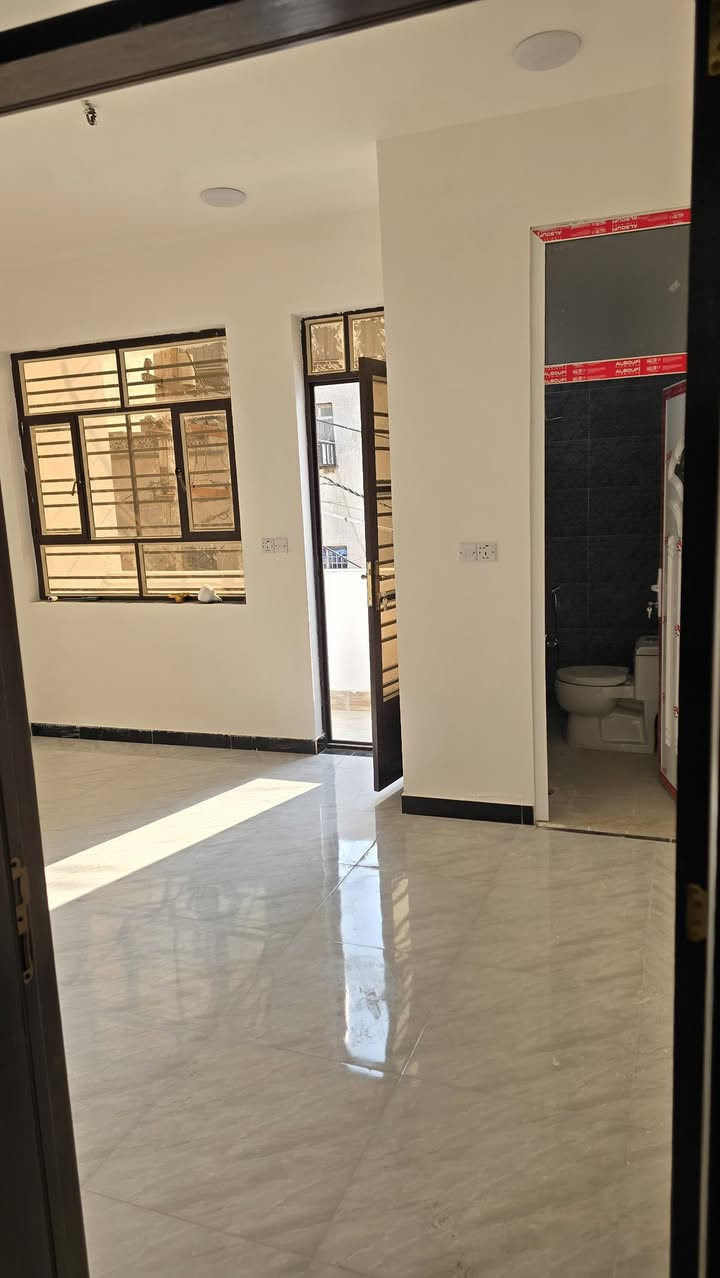 سلام عليكم
مشتمل ٦٠ متر للبيع

الواجهه 5 ونزال 12
بناء جديد بعدهه قيد الانشاء
تسليم خلال شهر فقط يسلم مفتاح
الطابق الأرضي 
مدخلين
طرمه استقبال ومطبخ غرفه نوم وخدمات
الطابق الثاني غرفتين نوم سويت بلكونه وسطح بيتونه
لوندري مال غساله 
بغداد الجديدة قرب الطاقه الكهرباء 
شارع عيسى 
*********** علي
***********
