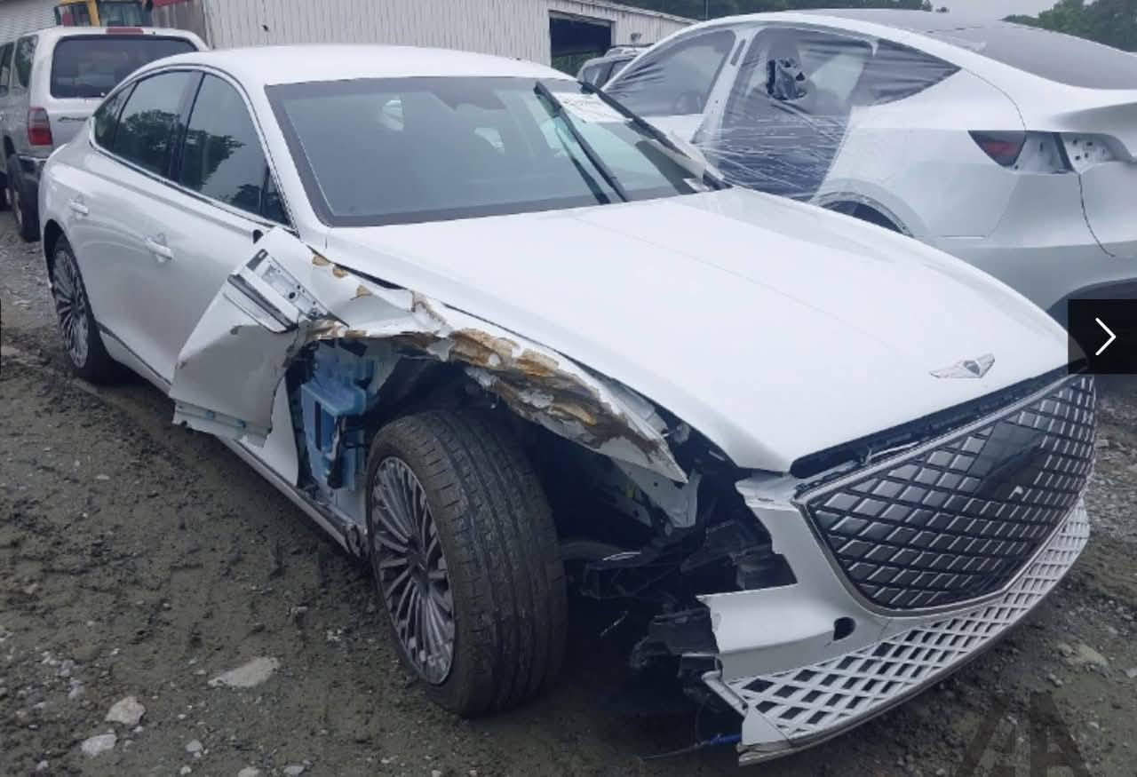 السلام عليكم جنسز G80 فول كهرباء فول الفول أبواب شفط برده كهربائي السعر 280 بيع فقط صور الحادث مرفقه المواصفات مساج اناره اناره دخليه متعدد الوان كامرات محيطيه شنو ابالك مواصفات بيه 
***********
