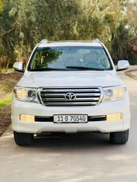 يالله السلام عليكم للبيع  انضف لاندكروز 2011 ستينيه بكل العراق شرط  كش...