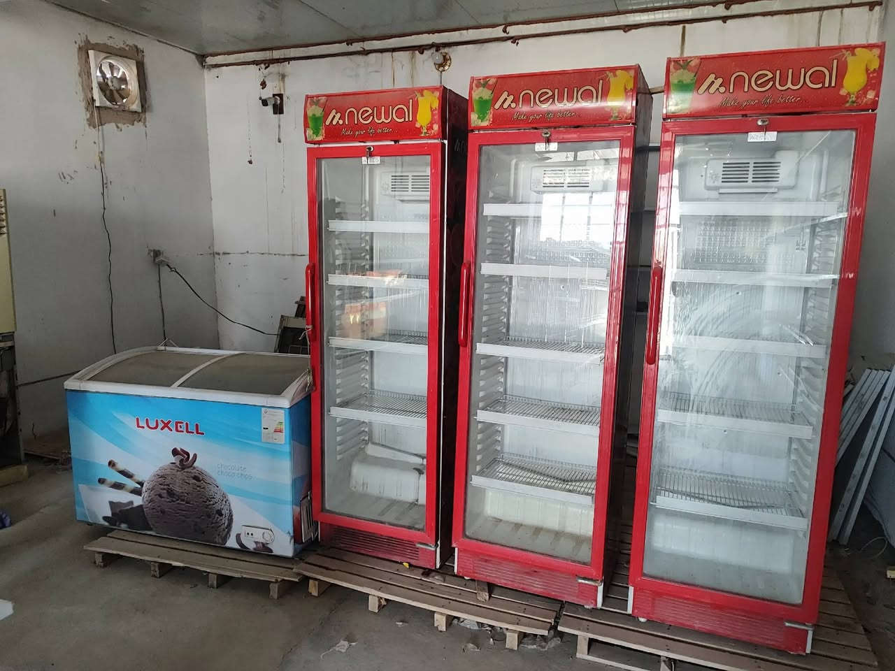 بسم الله ما شاء الله وصول غراض مستخدم و جديد عارضات مجمدات ثلا0ات طباخات رفوف جداري سفينه وسطيه كلشي متوفر االمقداديه الهارونيه طريق امام ويس ***********
