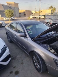 عندي سوناتا ٢٠٠٨ اريد مراوس بكيه براد سياره نضيفه وحلو شرط كير محرك مك...