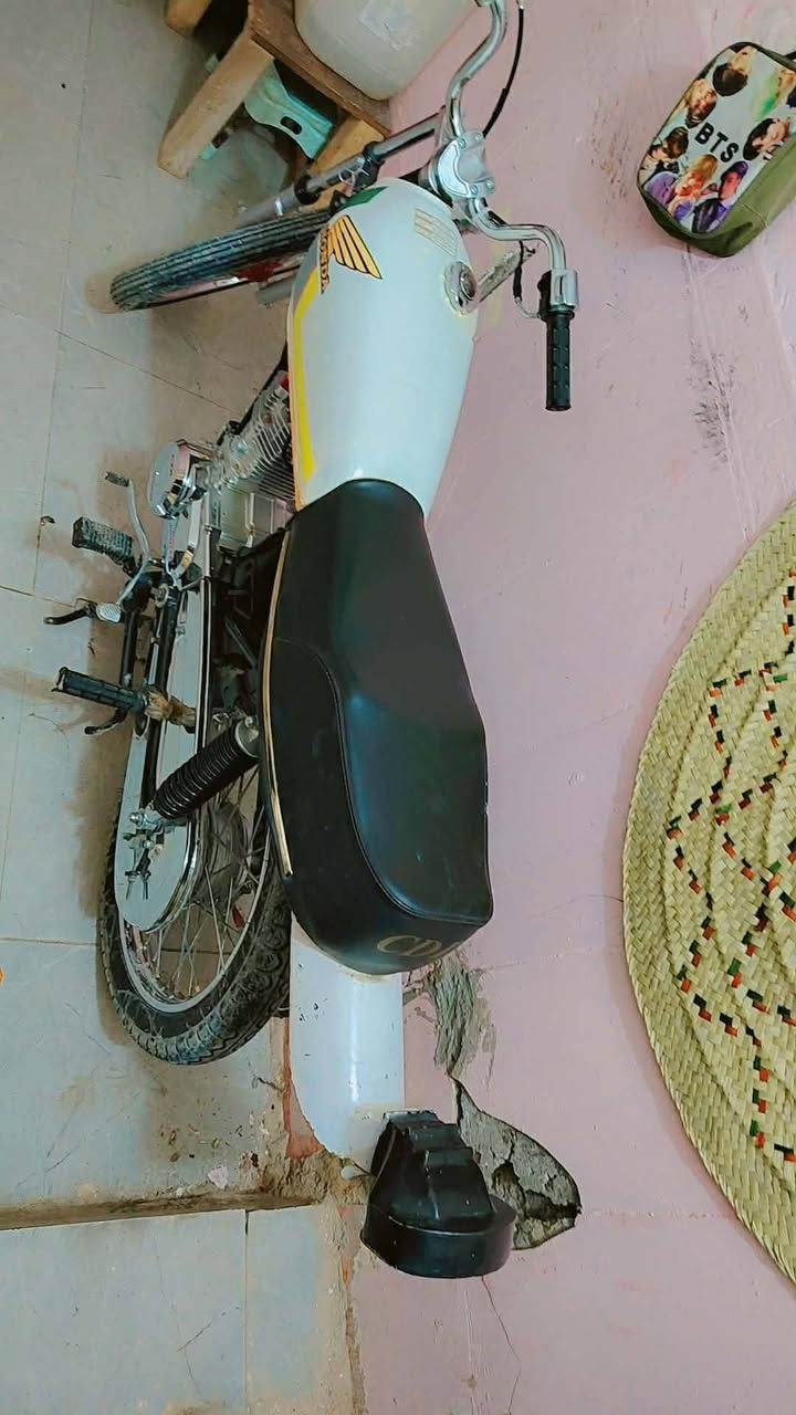 سلام عليكم دراجه للبيع تعمير جديد صارله 10ايام من معمره محرك تيربو مامفتوح أوراق اصولي سعرها 725وبيها مجال


**إذا كنت صاحب هذا الإعلان وتريد حذفه لأي سبب، رجاءا أرسل رسالة إلى الدعم الفني**