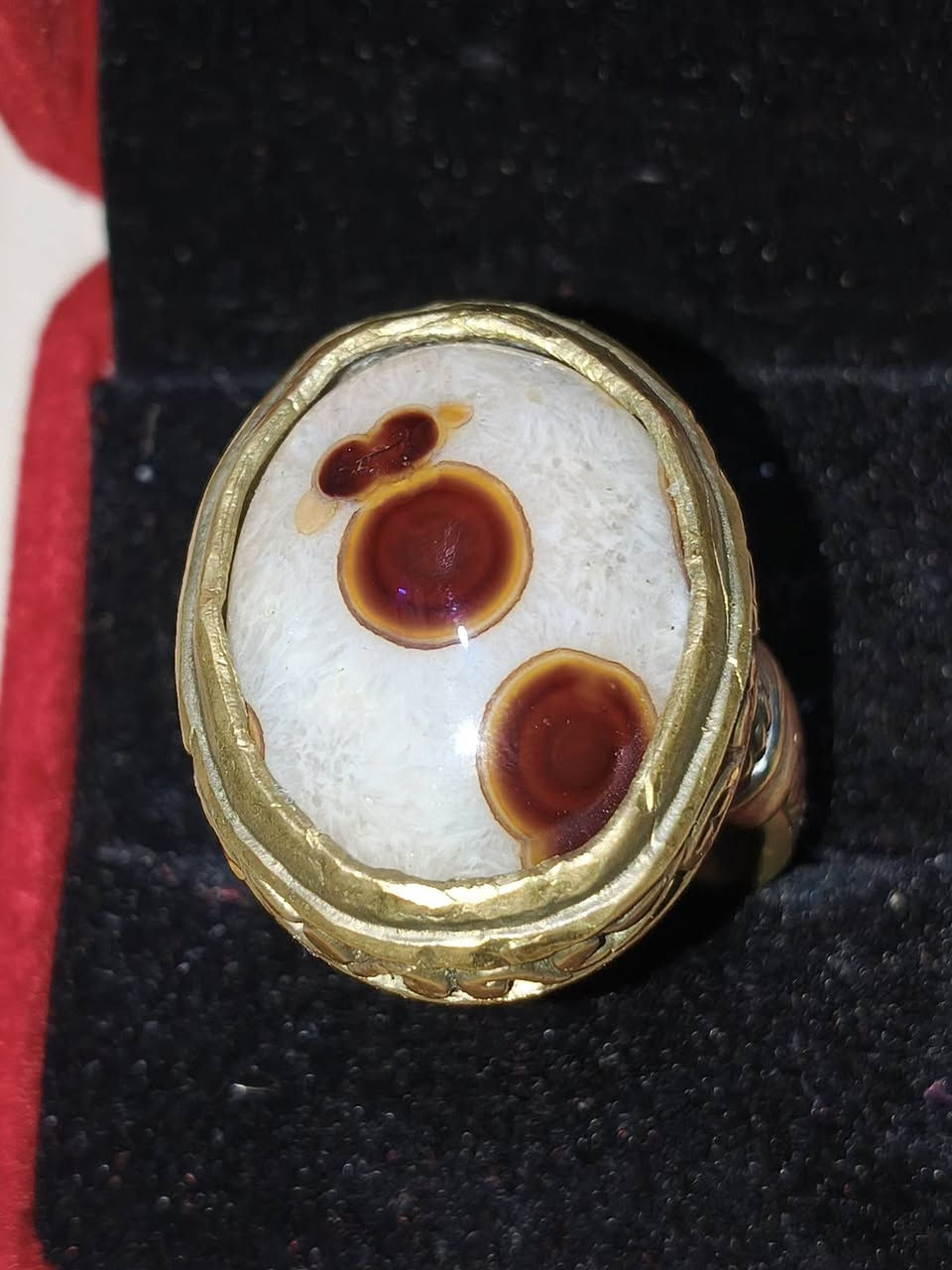 للبيع محبس سليماني عين  حمراء صياغه نحاس ذو قوة روحانيه فعالة مع خدمه توصيل عليه


**إذا كنت صاحب هذا الإعلان وتريد حذفه لأي سبب، رجاءا أرسل رسالة إلى الدعم الفني**