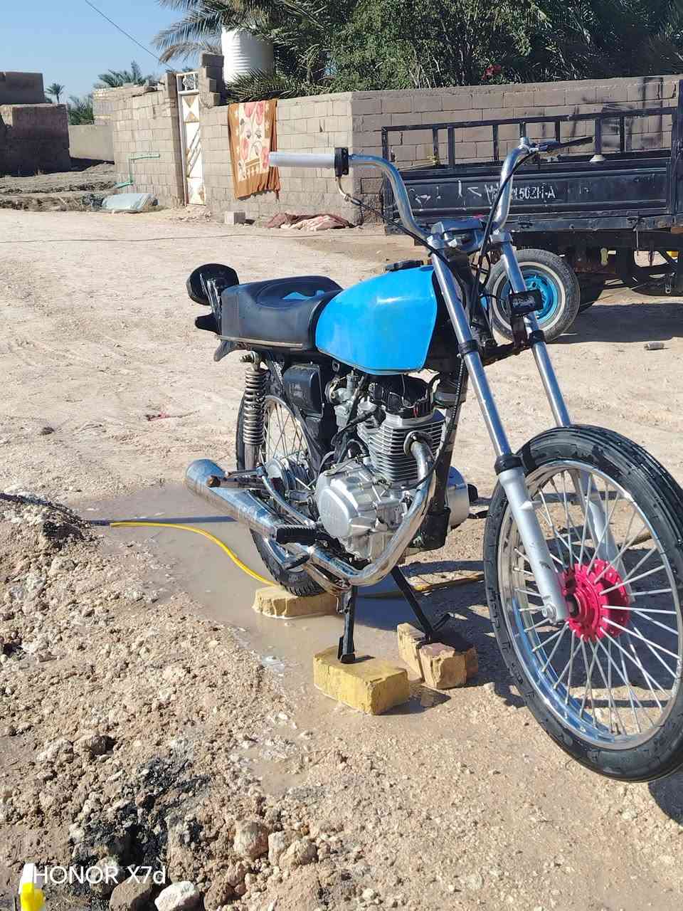 سلام عليكم دراجه البيع وراق شاصي نامه 17 ولتعميره 25 مبدل بيهة ولفات باقي التفاصيل ولسعر خاص ***********
