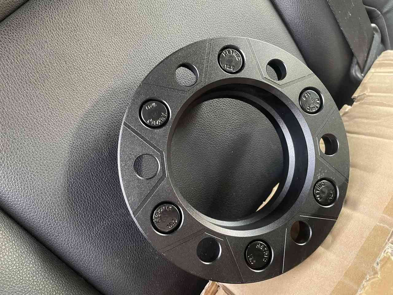 السلام عليكم  
💎على بركة الله توفر  ويل سبيسر    
نوعية فاخرة جداً وقالب مضبوط ١٠٠٪؜ لسيارات فورنر ، fj cruiser , هايلوكس ، برادو   ، فورتشنر 
💎 السمك 25mm 
💎يمتاز بمقاومه عاليه للاجهادات ( يتحمل العمل على جميع الظروف والتضاريس)
كذلك تبادل حراري عالي ( بسبب وجود التجاويف على السطح الخلفي له 
🔴🔴لابلنص موقعي ولا الكتروني جيب وشد 🔴🔴
💵 السعر ١٧٠  دينار للتخم  ( ٤ قطع)   
🛠️يتوفر التركيب ايضاً 
🚛 يتوفر توصيل الى جميع انحاء العراق 
☎️ للحجز والاستفسار مراسلة الصفحة 
او الاتصال على الرقم ***********
