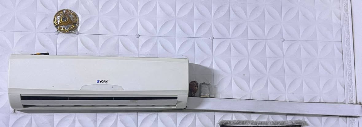 سبلت 2طن استعمال موسم فقط نوع يورك نضافه 95 بالميه سعره 450 الف وباسكل باله نضيف سعره 100 الف رقمي ***********
