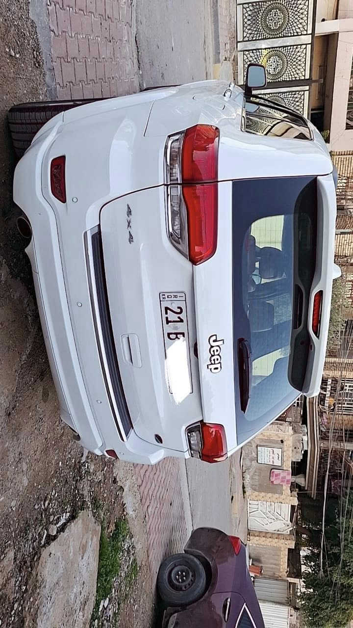 سلام عليكم جيب 2020 خليجي
كراند شيروكي فه📍  اوفر لاند 
السعر ابلاش جوه السوك 265
 
 
اعله موصفات
جكات 
ورقم مميز سليمانيه بسمي الجديد 
السعر 265

 
الموديل : 2020 . (خليجي) . 
المحرك : V6.  3.6L .
العداد:78 الف m  

سياره جديده بمعنى الكلمه 
* المواصفات : داخل مشمشي    . . 
* نقطة عمياء .
* دفع رباعي 4x4 . 
* فرش المقاعد من الجلد . 
* المقاعد الأمامية كهربائية .
* ذاكرة لحفظ وضعيات الجلوس . 
* المقاعد الأمامية وخلفيه مع تدفئة . + تبريد 
* ويل قياس 20 انج 
* مقود السائق كهربائي . 
* تدفئة ستيرن . 
* سقف بانوراما .
* شاشه 8.4 انج .
* نظام الملاحة (GPS) . 
* نظام خاص للطرق الوعرة . 
* مصابيح امامية زنون . 
* المصابيح الأمامية مع LED لايت . 
* كشافات الضباب زنون . 
.* تشغيل عن بعد .
* صندوق كهربائي .
*  حساسات أمامية . 
*  حساسات خلفية .
* كاميرا خلفية .
* بخاخ ماء لتنظيف المصابيح الامامية .
* مرايا بخاصية التعتيم الذاتي . 
* مرايا جانبية قابلة للطي كهربائيا . 
* بلوتوث تلفون . 
* محدد سرعة . 
* نظام تشغيل واطفاء اوتماتيكي للمحرك للتوفير من صرف الوقود .
مكاني بغداد📍
بيها حادث طخات قطعتين راسلني واتساب ادزلك صور والسونار وتدلل 
للتواصل او الاستفسار

 ***********
