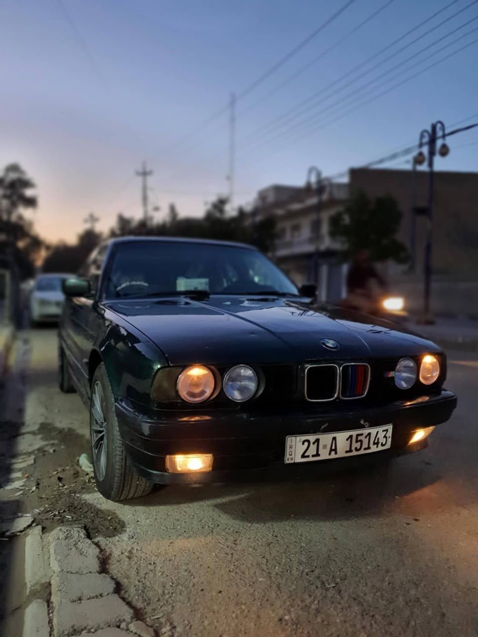 سلام عليكم بي ام للبيع او مراوس بيها ملاحظات نواعم تحتاج جناي يرتبها كير حاويه مكينه مبدل كازكيت هاي صورها راعيها ثاني يوم يحولك  موجود خاص او اتصال *********** السعر ٤٢ بيها مجال حك الجيه مكانها ديالى مندلي
