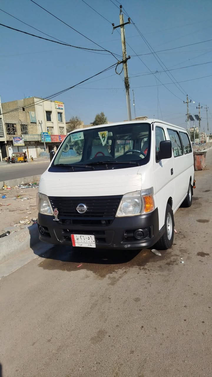 نيسان ناصيه موديل 2012ماشيه 200بايها شبرين صبغ وره الباب سلايت وبيها بارد شبر  وره الواقيه مال صفحا طويله مكينه كبيره اكسن كفاله ***********
