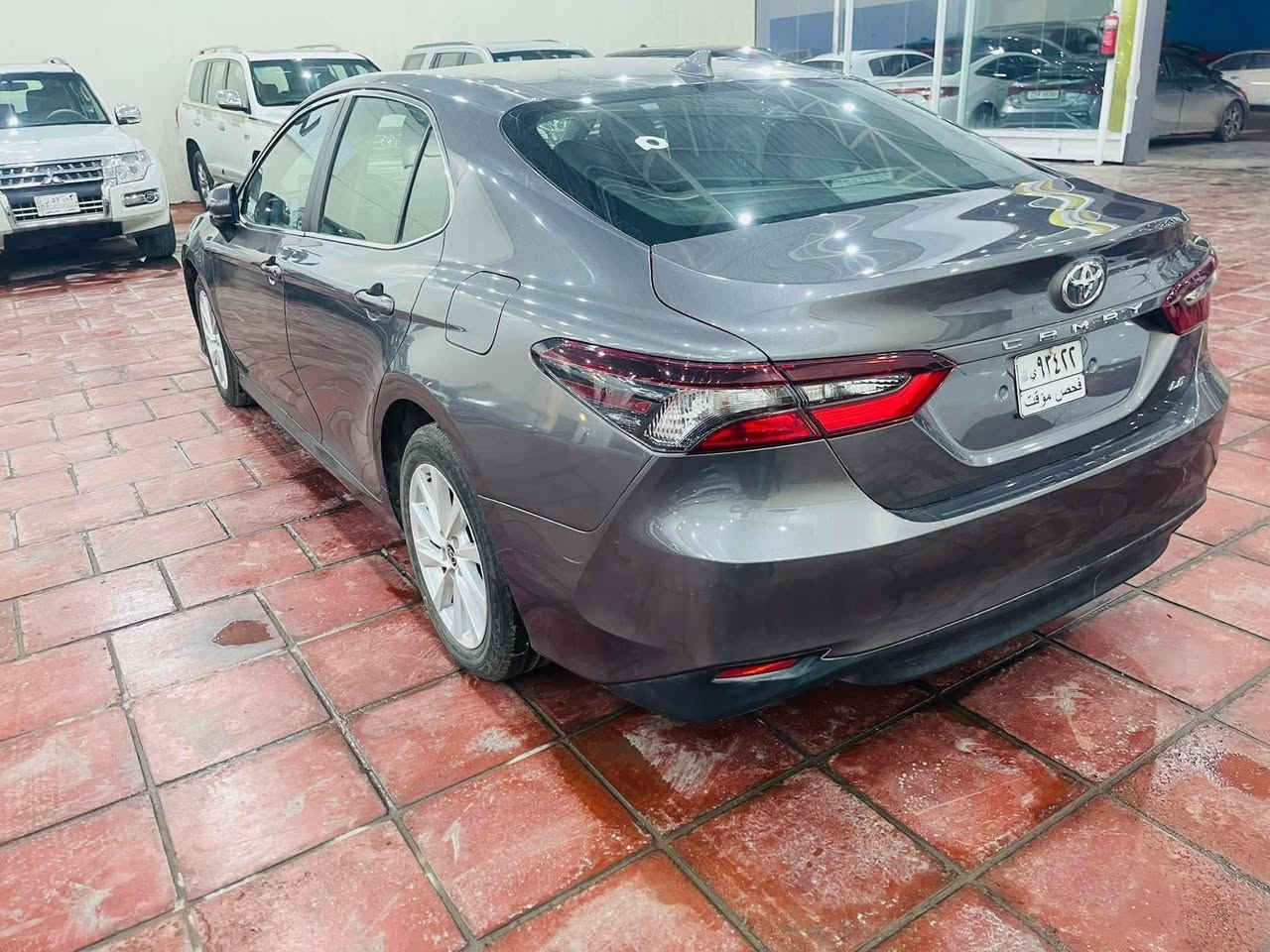 للبيع كامري LE موديل ( 2022 ) 

المواصفات : 
فول تحكم ستيرن
نضام قياده أيكو + سبوت 
شاشه كبير و كامره دواره 
رادار امامي 
لايتات زینون بیلادي 
ويل ‏كب
حجر اكزوز بشرط
كشن كهربائي 
محرك 4 سلندر (2.5)
حادث بنيد + جاملغ

سعر مناسب 
للاستفسار الاتصال على الرقم
‏ *********** .
