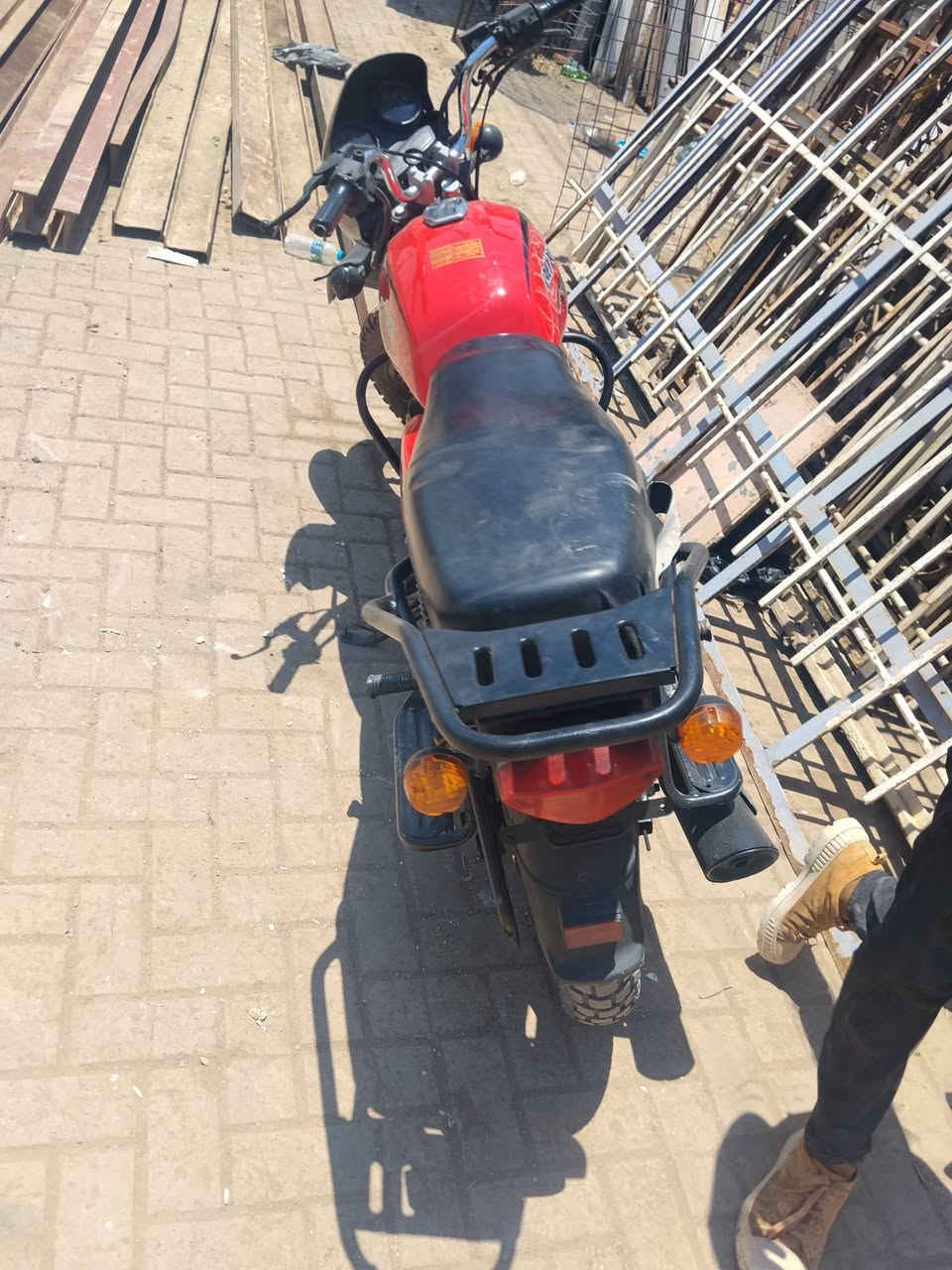 دراجه بوكسر للبيع كامله من كلشي موديل ٢١ كلها شغاله بدون اوراق مكفوله من سرقه السعر ٧٠٠ ***********
