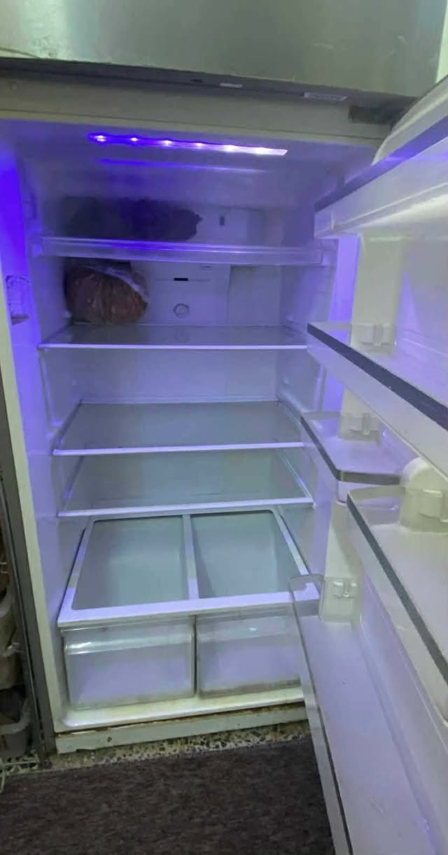 ثلاجه للبيع  سامسونك 18قدم نظام بخار كثير نظيفي بس تحتاج غاز هيا شغله وتبغد بس منقص غاز السعر ٢٠٠


**إذا كنت صاحب هذا الإعلان وتريد حذفه لأي سبب، رجاءا أرسل رسالة إلى الدعم الفني**