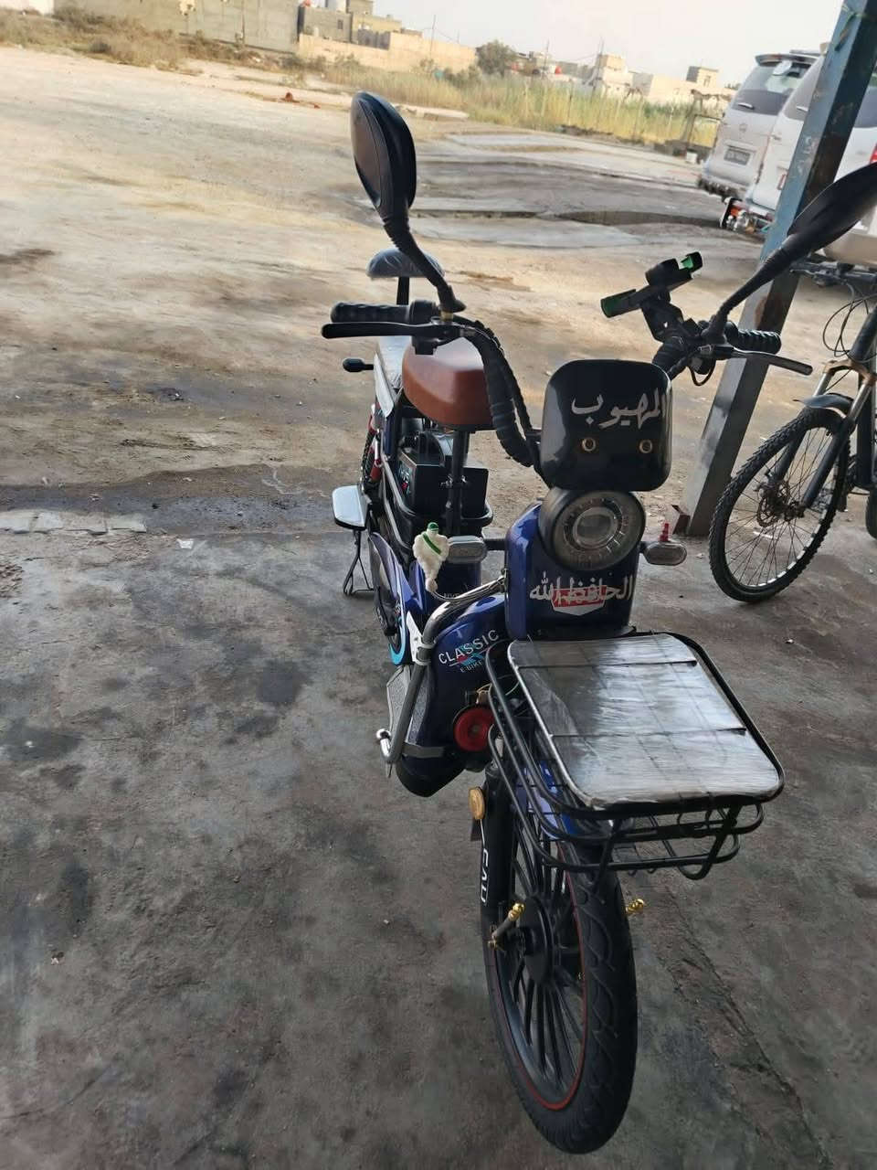 " السلام عليكم✋ ....
*للبيع دراجه شحن🏍️
#السـعـــر_400, إلف💸
•للأتصال على رقم الهاتف 📲...
•
• 👈🏻👈🏻  [[   - *********** -  ]]  👉🏻👉🏻
•
ـــــــــــــــــــــ ــــــــــــــــ ـ ـــــــــــــــــ ـــــــــــــــــــــ
*نوع الدراجه «Classic» 
*الدراجه نظيف ماكوو هيج نظافه
*مرتبه الدراجه فوول من الاخير
*الدراجه جديده مماشيه

*البطاريه - 60V
*الملف   -1000W

-بيهه هواي مواصفات💯
_سويج🗝️
-بصمه
-مرايات
-اشاير
-بريكات
-هـورن
-4 نمــر
-5 بطاريات🔋
-سله اماميه
-مدوشمه 
-ضوء عالي 🔅
-شحن هاتف📞
-دبلات شغاله

🔹 باقي التفاصيل اتصل إعلاه 👆👆  ...
 #العنــــــــــــــــوان_البصـــــــــــرة ✔️
-------
للإعلانات :- Centers Qasim  ✅
---------------------
