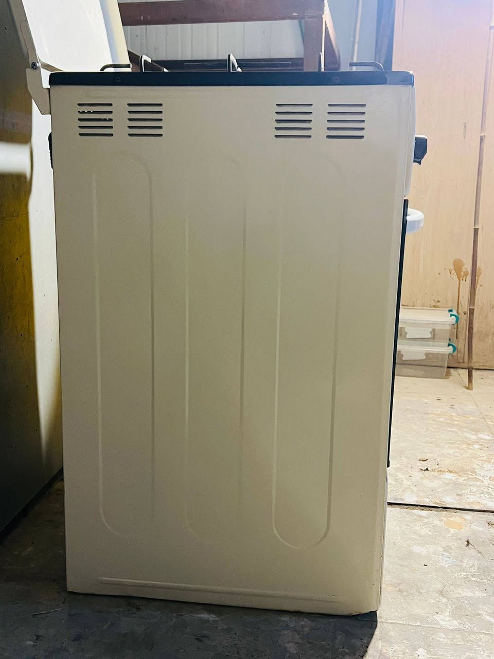 السلام عليكم ورحمه الله طباخ أخو الجديد اربع عيون شرط العمل كامل السعر 100الف النجف  الأشرف الحولي شارع 30الاول *********** واتساب موجود
