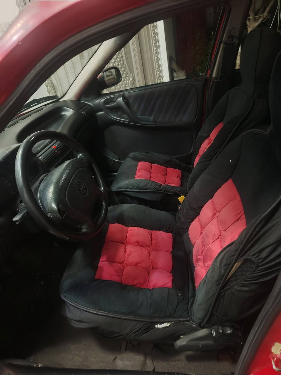 اوبل استرا موديل 1994مشروع وطني لحد 27دفتر بانزين بي محرك 16كير محرك شرط سياره تبريد بلاد بس نقص غاز سياره مكصوصه بس كل عيب مابي شرط تحويل سعرهه 28بيهه مجال بسيط ***********
