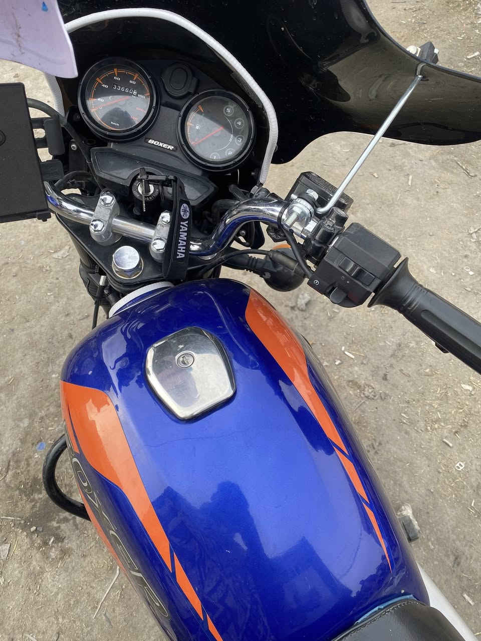 السلام عليكم دراجة بوكسر للبيع موديل 23 شهر 11 مكفولة محرك ما مفتوح  رقم بغداد بسمي تحويل ثاني يوم دراجة كبل للشارع مناقصة اي شي وياهة صندوك وتجوة وجفوف السعر 2600مليونين وستمية مكاني بغداد مدينة الصدر وهاذ رقمي ومتواجد بل خاص ***********
